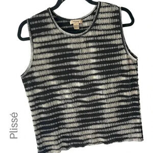 PLISSÉ | NWOT | SLEEVELESS MICRO PLEATED CREAM & BLACK TOP | SIZE: LARGE